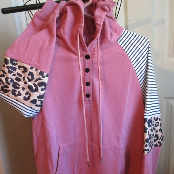New NWOT Ladies Soft  Pink Pullover Sweatshirt with Hood Snap Close - Picture 5 of 9